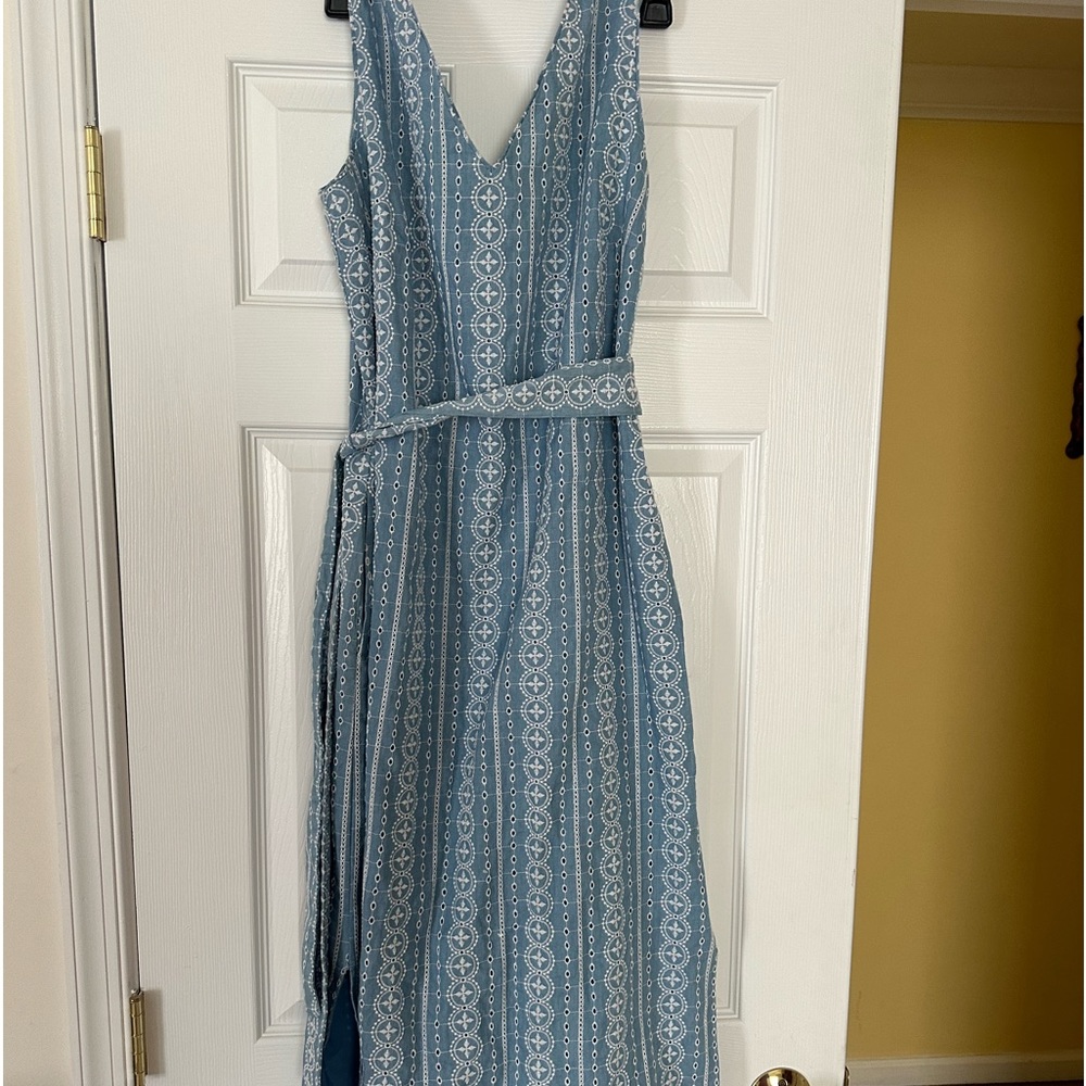 As new dress with no tag size 10 with 2 pockets wore once